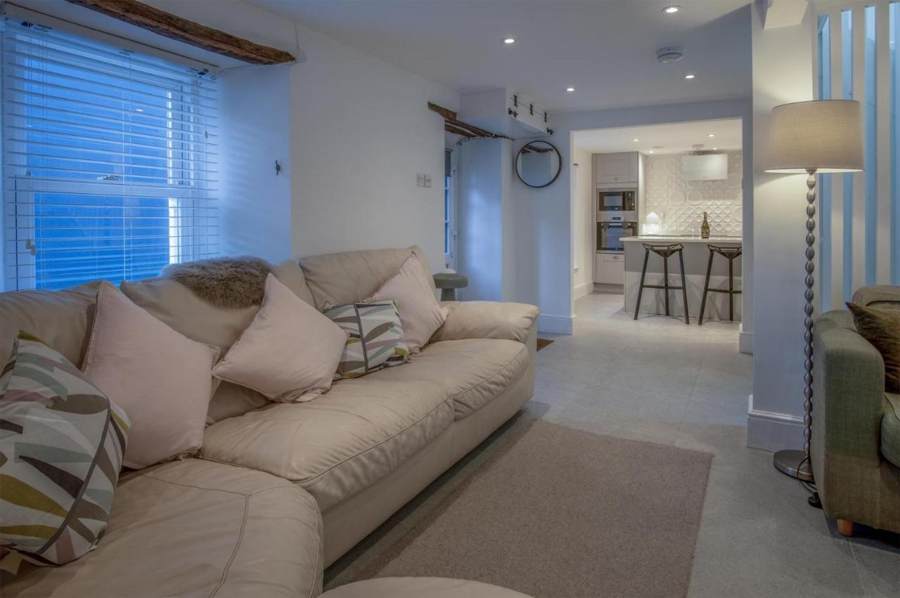 Caleb's - 4 Bedroom - *